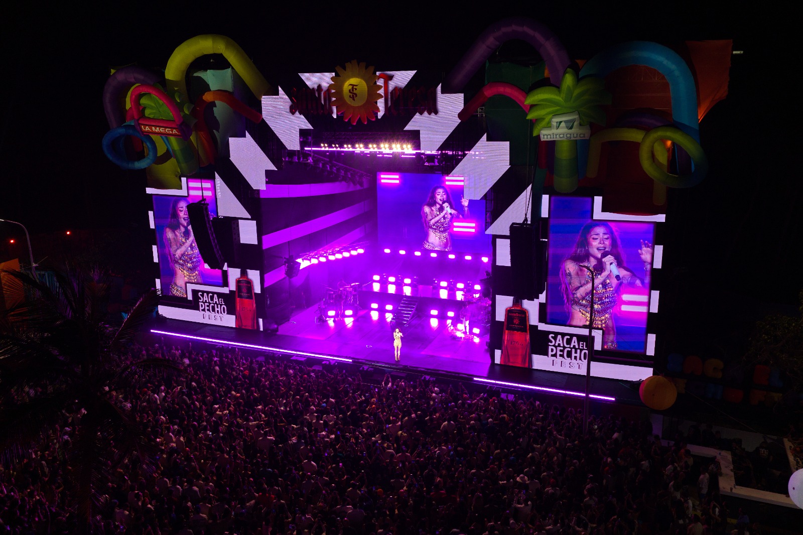 The crowd packed the Miragua Boulevard across both festival nights. / Photo: Radio Miraflores